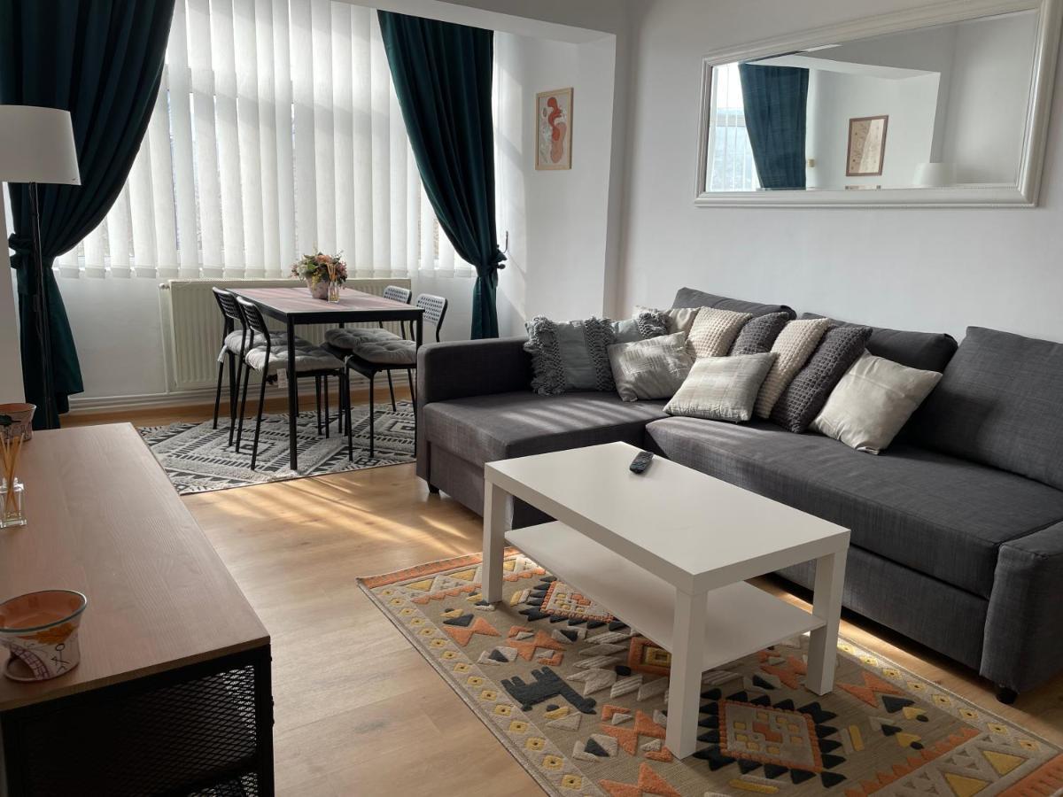 Apartament Cina Husi Екстер'єр фото