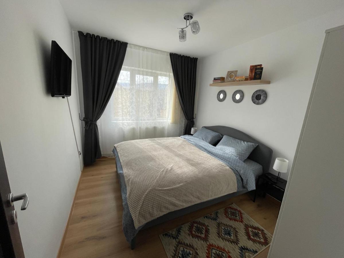 Apartament Cina Husi Екстер'єр фото