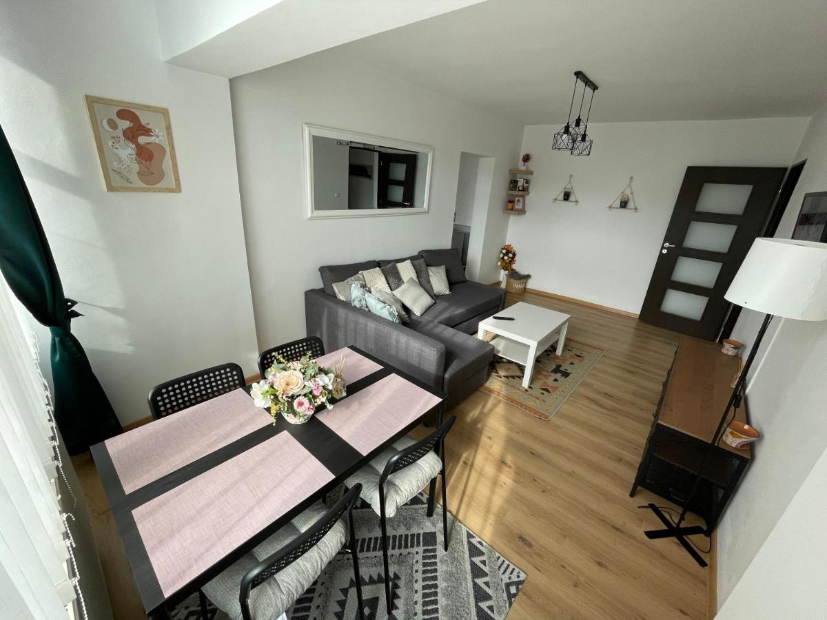Apartament Cina Husi Екстер'єр фото