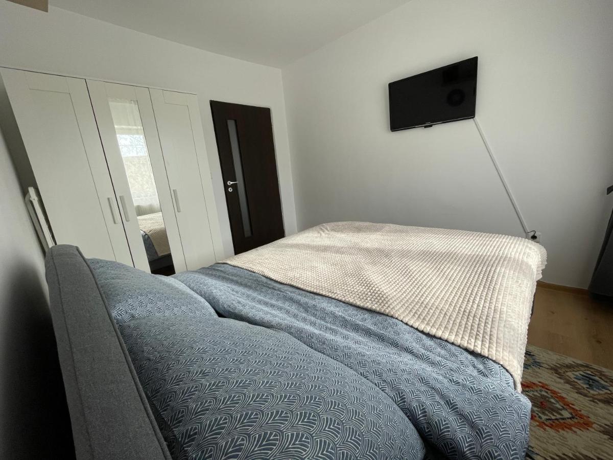 Apartament Cina Husi Екстер'єр фото