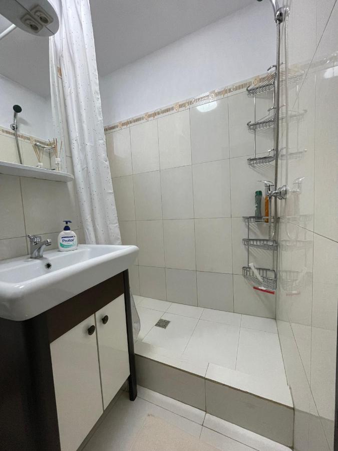 Apartament Cina Husi Екстер'єр фото