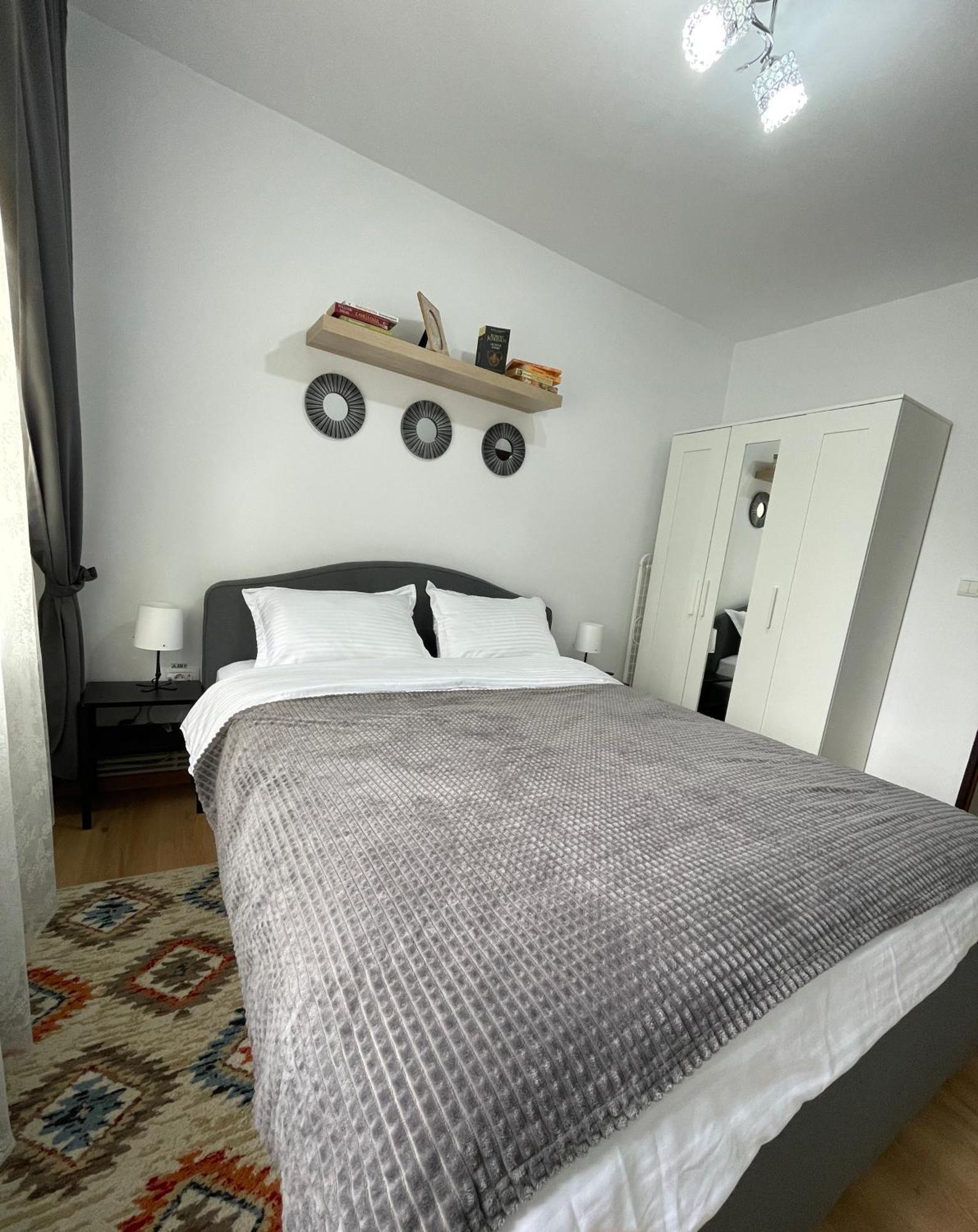 Apartament Cina Husi Екстер'єр фото